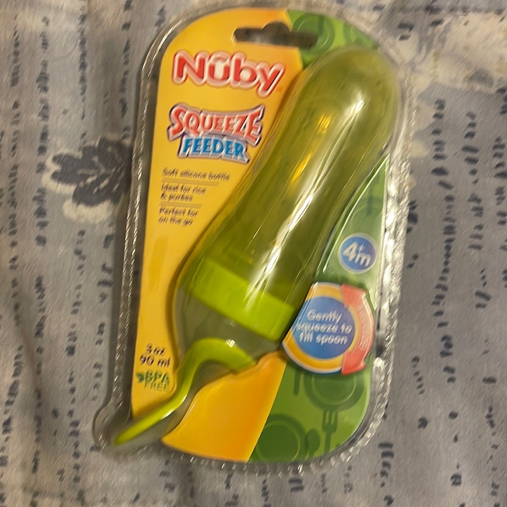 Nuby squeeze feeder